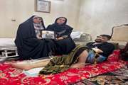 عیادت و ارائه خدمات پزشکی و پرستاری در منزل جانباز جنگ تحمیلی اخیر توسط تیم سلامت شبکه بهداشت و درمان شهرستان ری