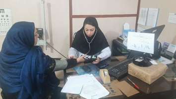 بازدید نظارتی واحد پیشگیری از بیماری های غیرواگیرشبکه بهداشت و درمان شهرستان ری، در راستای تداوم مراقبت از بیماران مبتلا به دیابت و فشارخون بالا در ایام جنگ رمضان