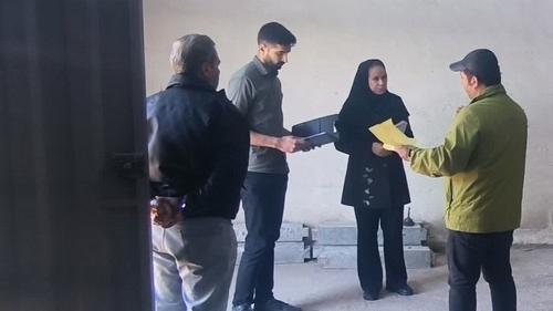 بازدید کارشناسان غذا و داروی شبکه بهداشت و درمان شهرستان ری از واحد تولیدی متقاضی دریافت مجوز سیب سلامت 